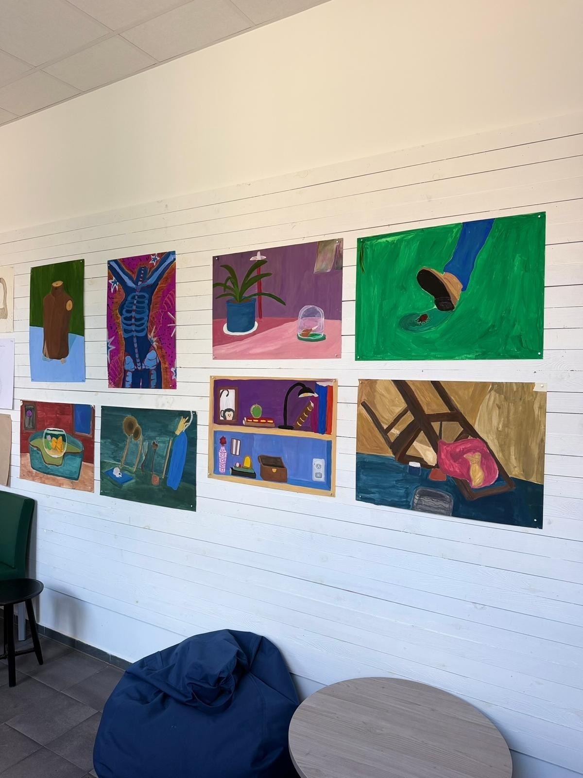 Interiors, hanging, installation view by Laura Kolesnikovaitė
